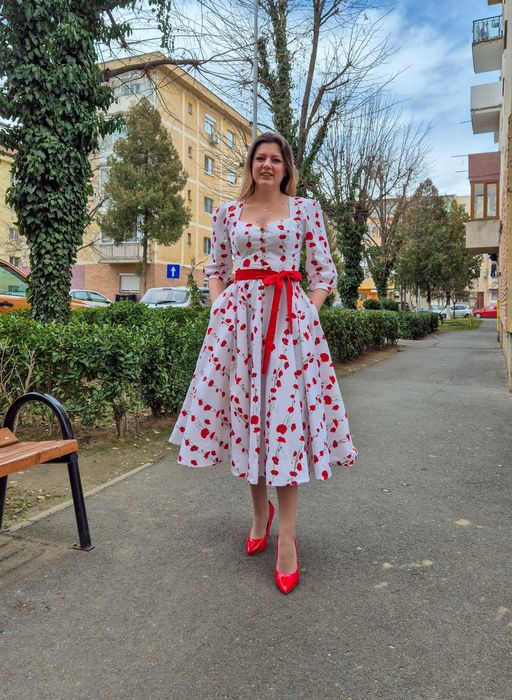 Rochie midi cu maci