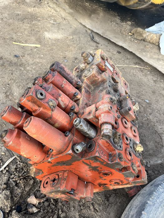 Hyunday 1400,Catapillerlarga tòğri keladgan kurug sotiladi holat ideal