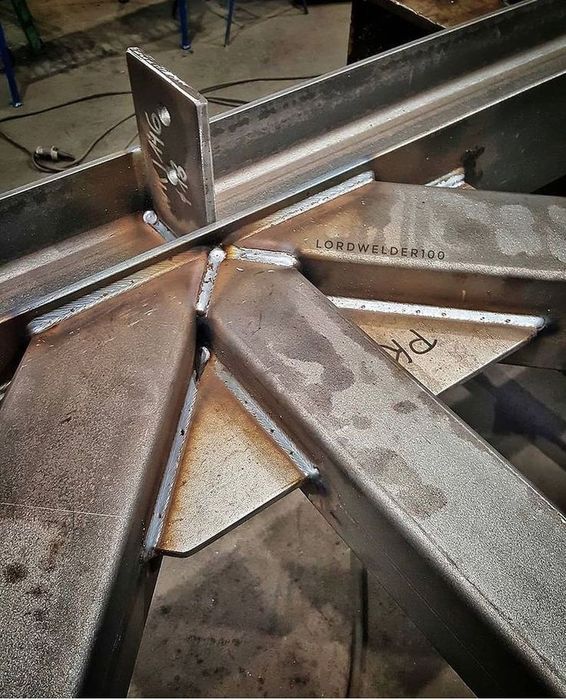 Металлический конструкции на заказ.