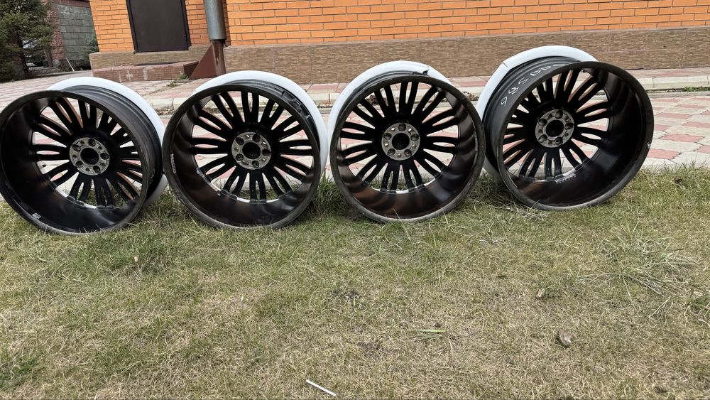 Продам диски на Mercedes Benz