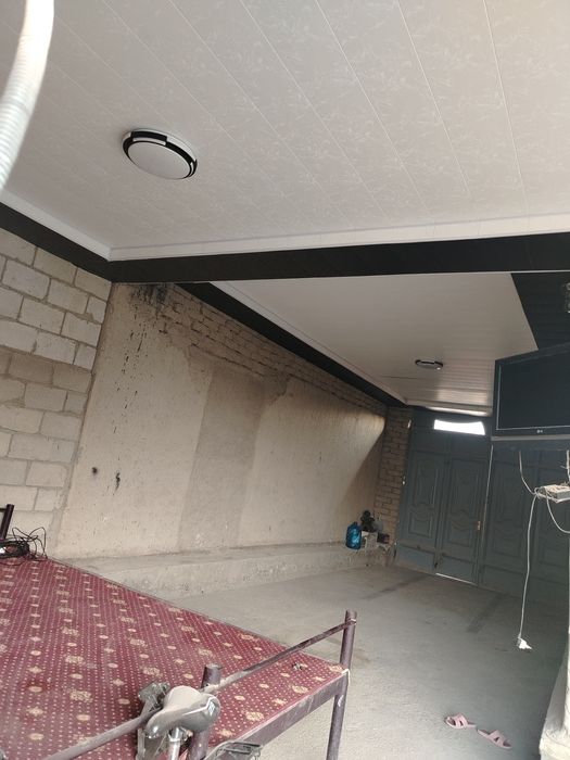 Hovli sotiladi 8 sutix