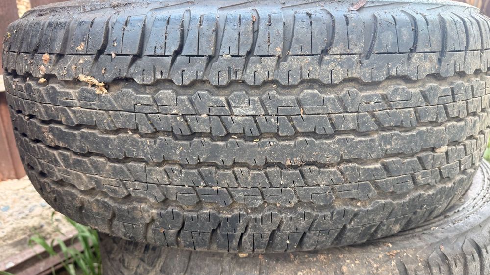 2 шины  на джипы