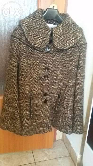 Paltonas scurt cambrat pe talie