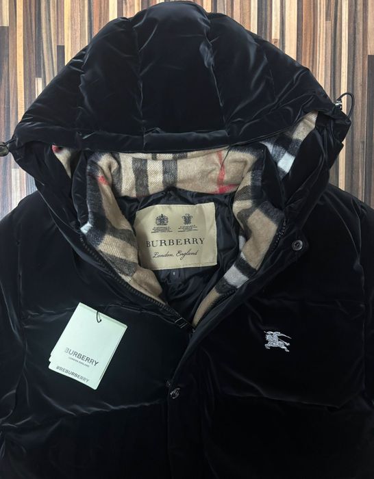 Vând geaca noua de bărbați Burberry