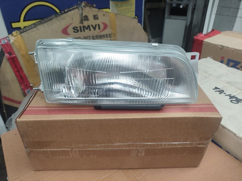 Митсубиси лансер фара дутый