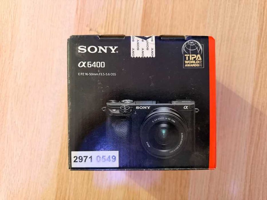 Sony Alpha 6400 mit 16–50 mm