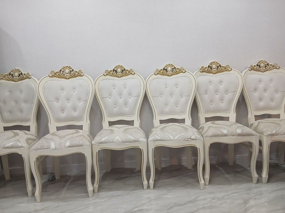 Продам 8 стульев