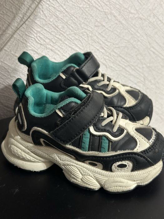 Детские кроссовки