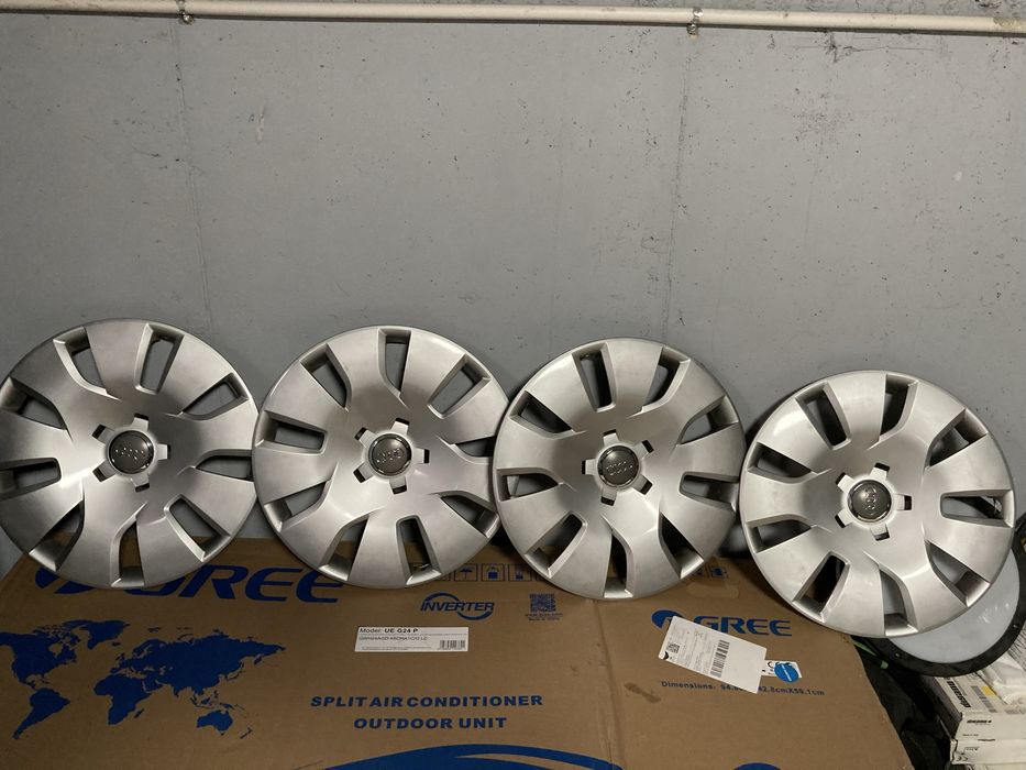 Capace originale Audi pe 16 inch