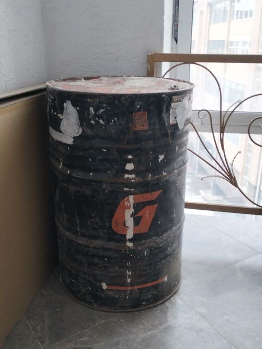 Продам срочно.Железный бочка
