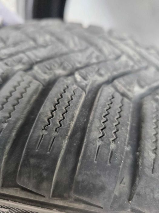 Зимни гуми Laufenn 205/50/17 - 2 броя