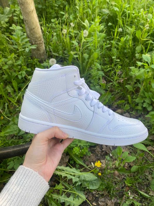 Air Jordan 1 Mid Snakeskin  stare impecabila,nescosi din cutie