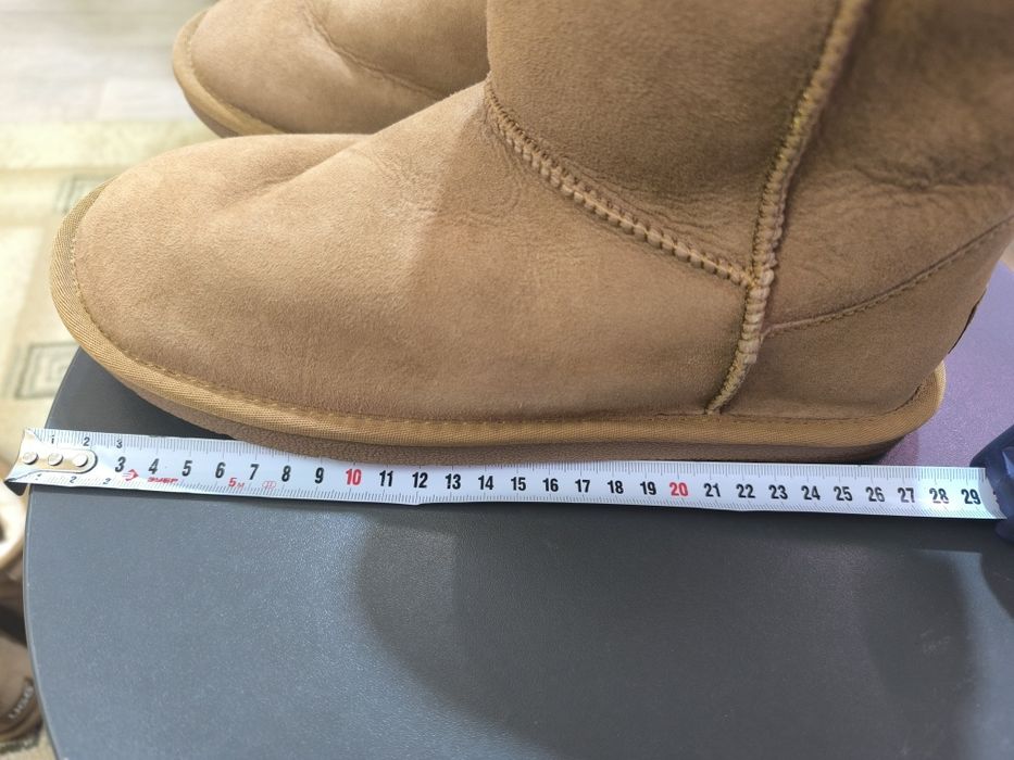 Угги новые два размера.