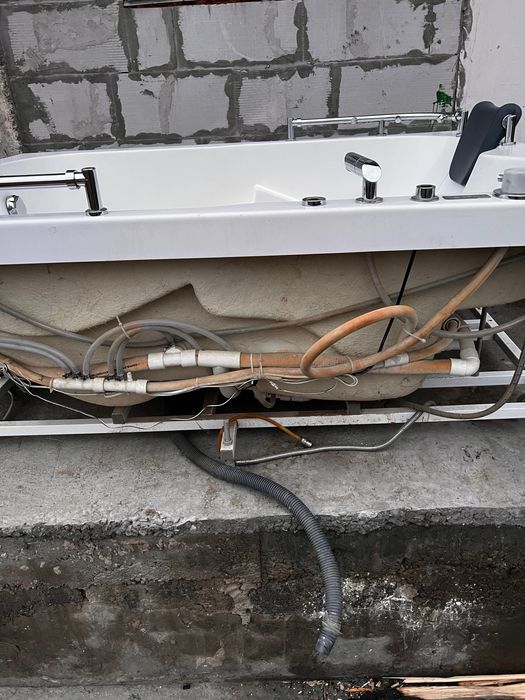 Джакузи ванна в хорошем состоянии