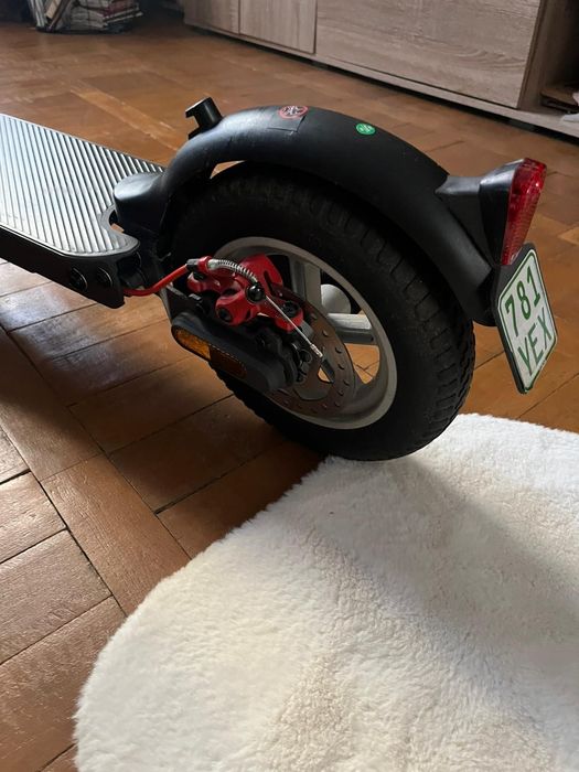 Vând trotinetă electrică nouă