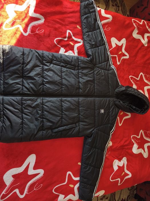 Vând geaca lunga adidas originala de iarna