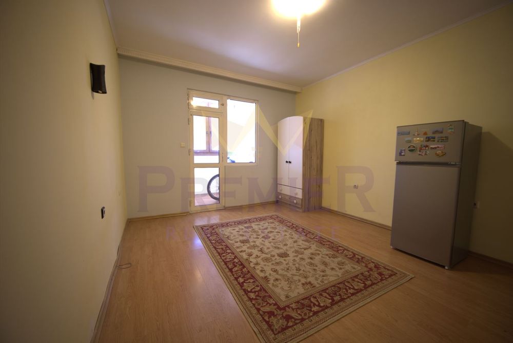 Продава се Тристаен апартамент в Бургас, Братя Миладинови - 90 кв.м за 1656 €/кв.м - Снимка #2