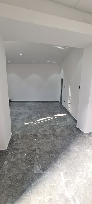 Inchiriez spațiu comercial