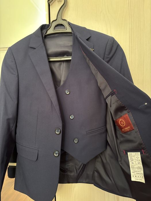 Школьная форма для мальчика, 36 размер.