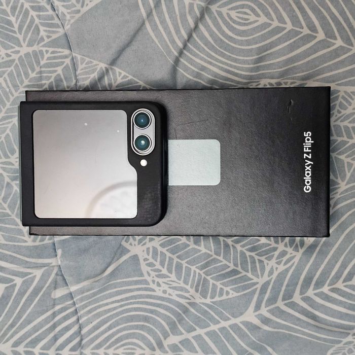 Samsung galaxy Z flip 5
