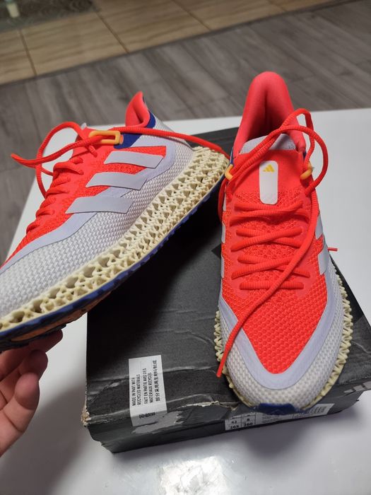 De vânzare Adidas 4d