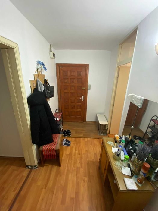 Închiriere 3 camere decomandat, centrala., George Enescu / Sineasca