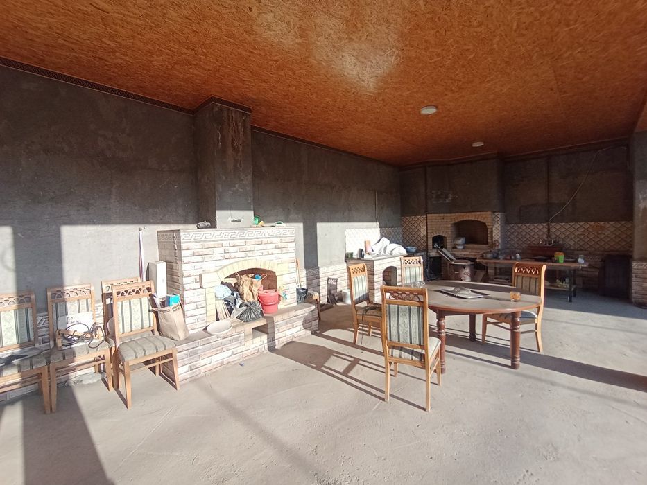 •Tayyo‘r Uchastka sotiladi 4 xona, 2 ta kuxnya, 8 sotix