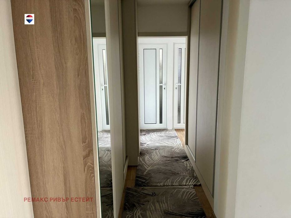 Тристаен апартамент за продажба кв. Дружба 3