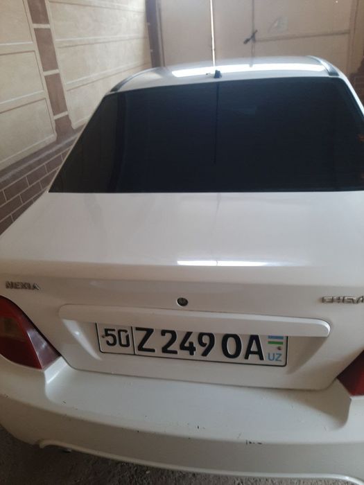 Neksiya avtomobili sotiladi