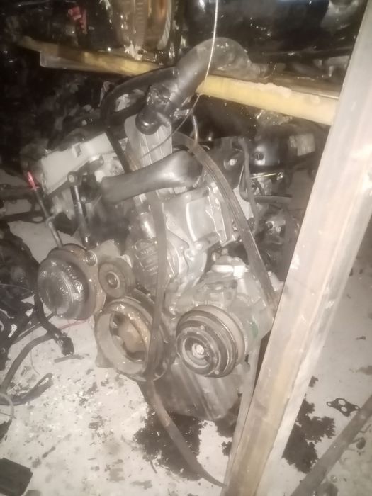 Двигатель Mercedes 604 из Германии