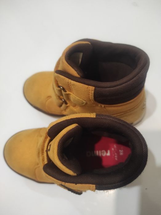 Продам ботинки на 28р.