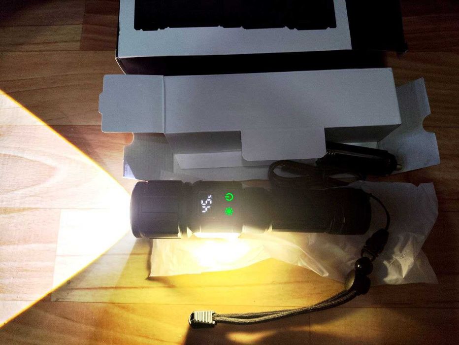 Мощный фонарь Металлический