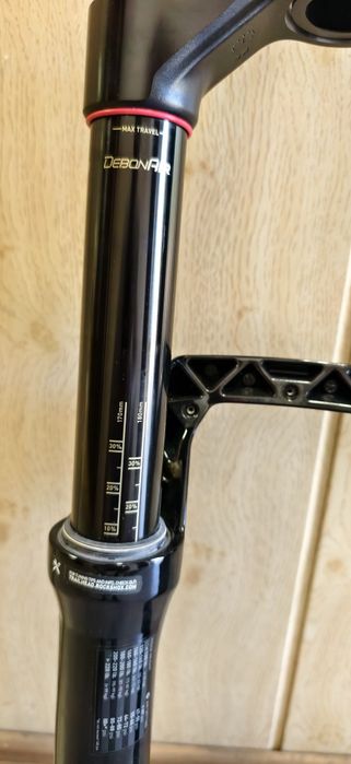 Вилка ROCKSHOX ZEB ULTIMATE RC2 29" 170mm BOOST 15x110mm Tapered Black