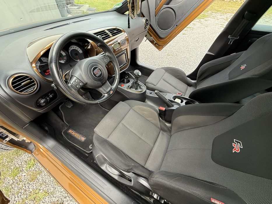 Seat Leon 1P 2.0d Lambo Doors Unicat