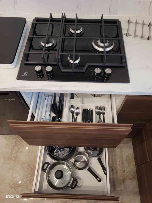 Apartament 2 camere, balcon, garaj inclus