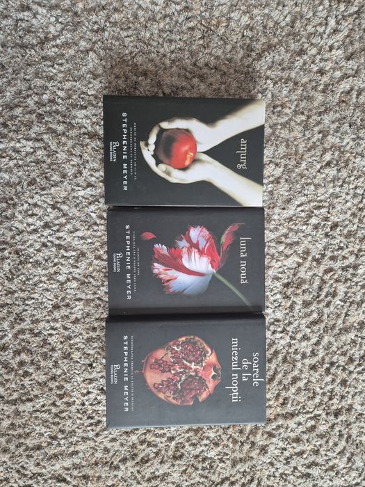 Soarele de la miezul noptii+bonus amurg ,luna noua(Stephanie Meyer)