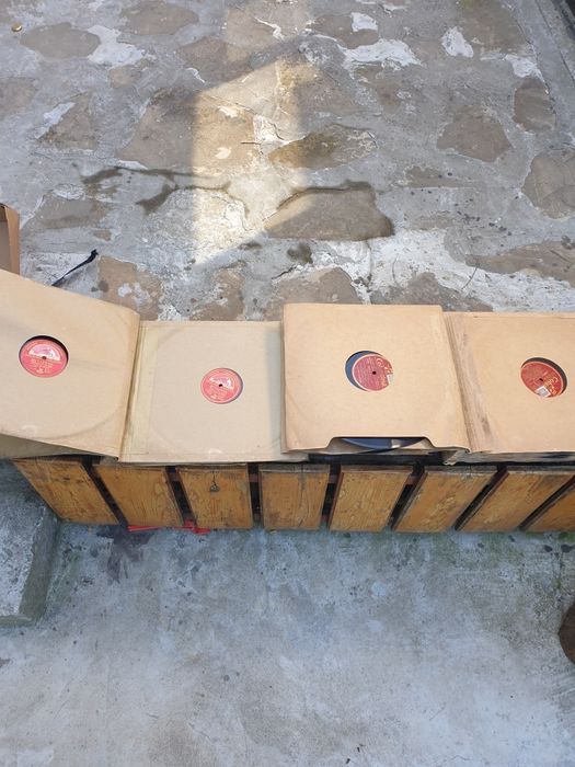 Стари грамофонни плочи 20 лв. бр.
