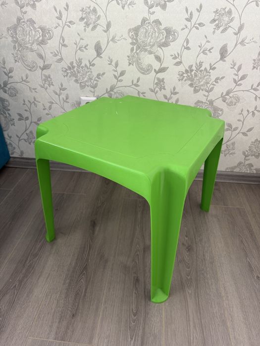 Обменя игрушки на фрукты и сладости