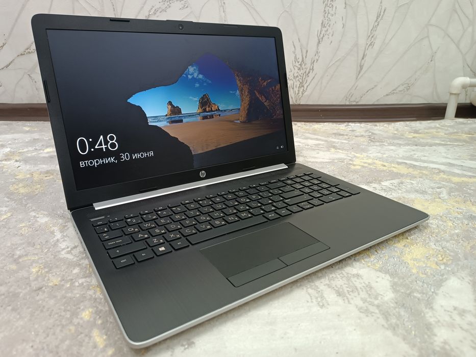 Ноутбук HP i5/8ГБ SSD Современный.