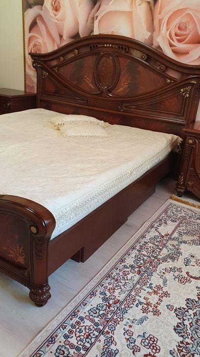 Продам спальный гарнитур