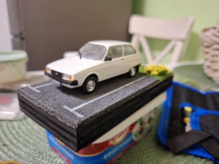 Diorama parcare Oltcit scara 1.43
