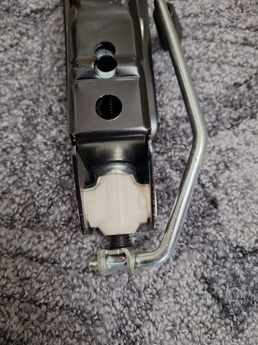 Cric și cheie roti vw