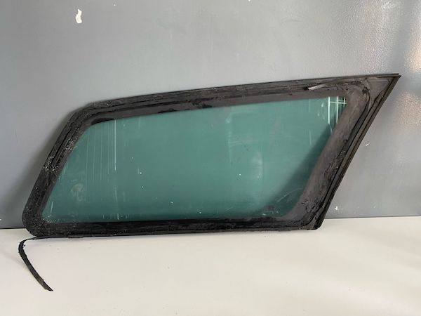 Geam Stanga Spate VOLVO V50 2004 8650442