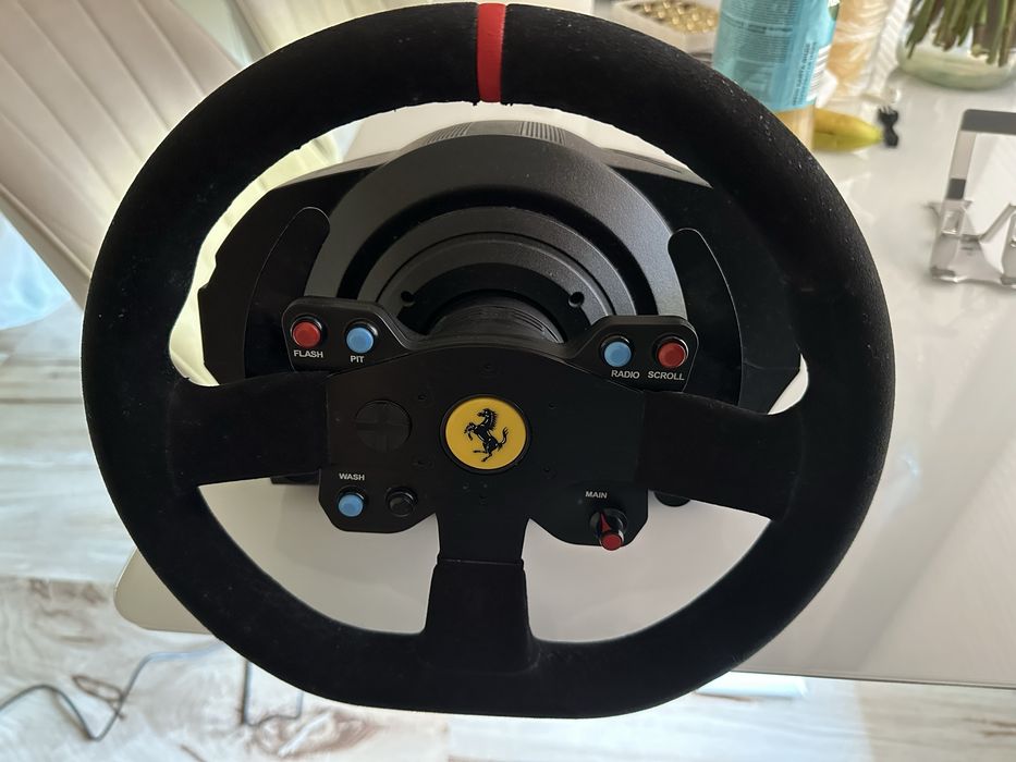 Игровой контроллер Thrustmaster T300 Ferrari   черный