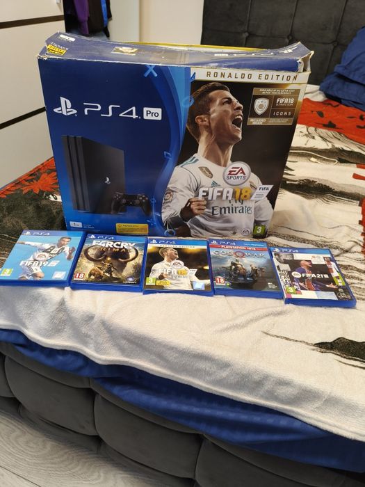consola ps4 pro cu 2 controllere