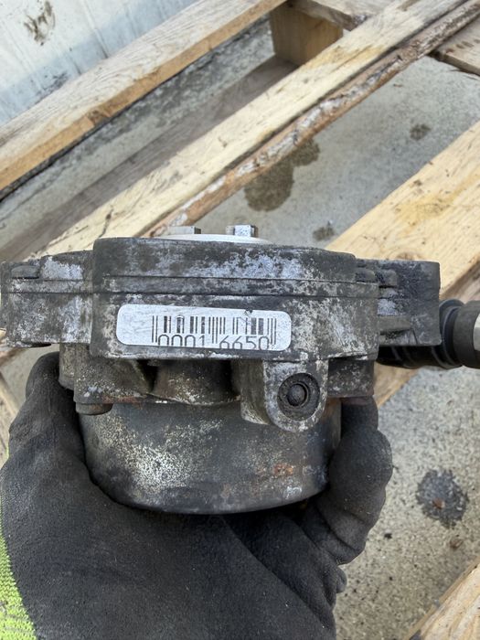 Вакуум помпа за Range Rover L322 4.4 TDV8 (AL3Q-2A451-DC)