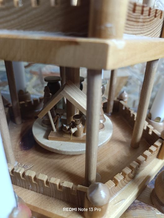 Дървена коледна въртележка