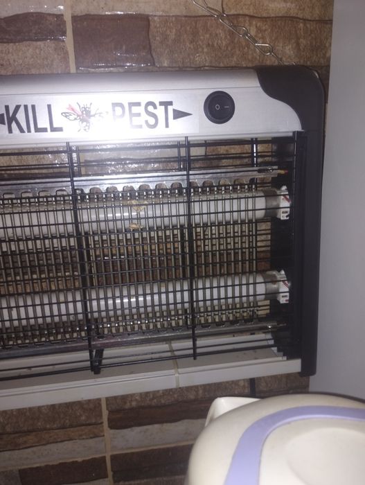 Lampă UV pentru insecte