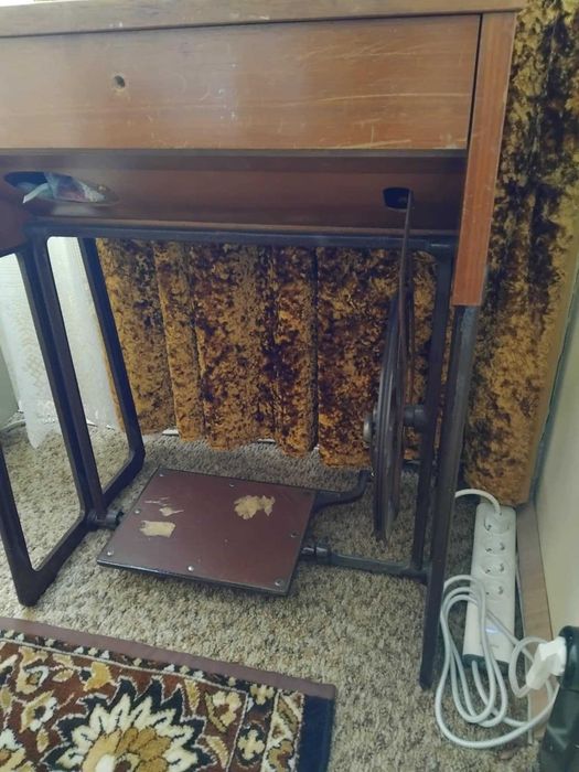 Стара Шевна Машина NAUMANN