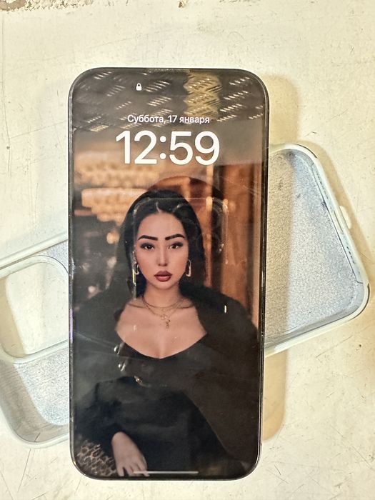 айфон 16 про макс почти новый